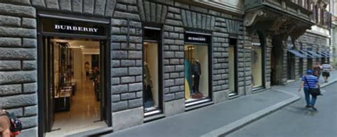 burberry via condotti sciopero|Roma, chiude la boutique di Burberry in via Condotti: affitto .